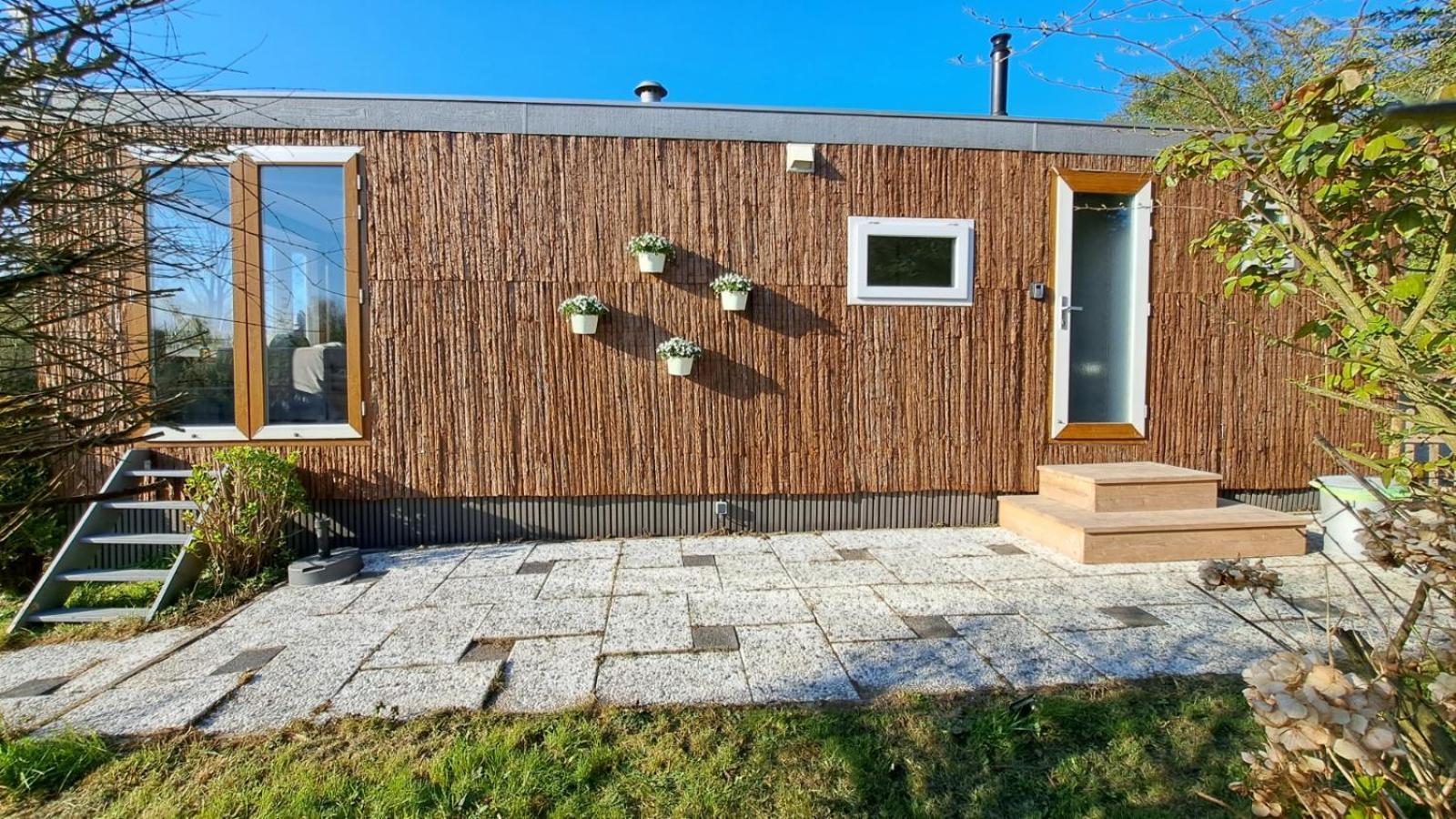 Het Witte Chalet Aan Het Water Van Monumentaal Fort Ooltgensplaat Экстерьер фото